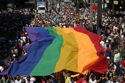 Neste domingo, a partir das 12h, acontece a 24ª Parada do Orgulho LGBTI