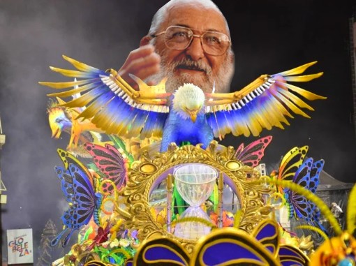 Com homenagem a Paulo Freire Águia de Ouro vence carnaval de SP