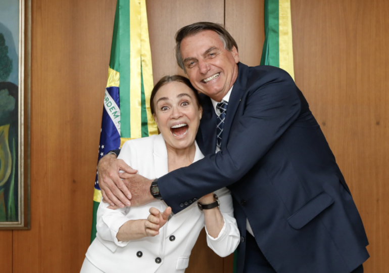 Altamiro Borges: Como os bolsonaristas explicam a pensão de R$ 6,8 mil mensais da namoradinha do Brasil?