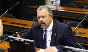 Elias denuncia que governo Bolsonaro retirou dinheiro da UFG e IF´s para dar a deputados que aprovaram a Reforma da Previdência