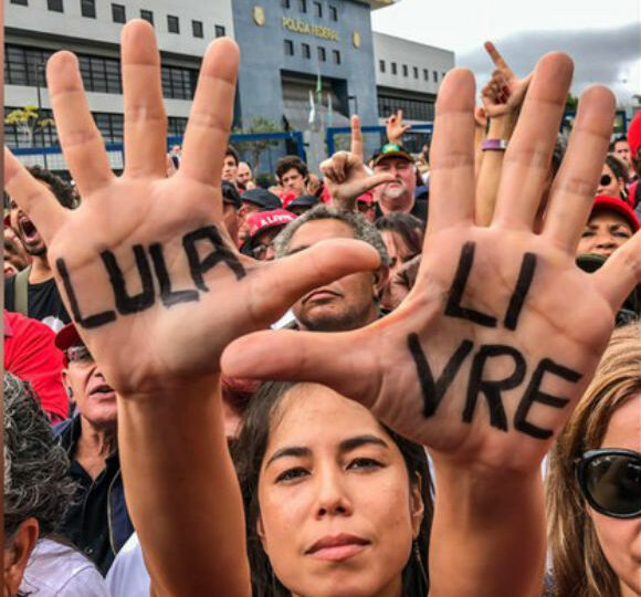 Flávio Dino: "Defender a liberdade de Lula é defender a Constituição"