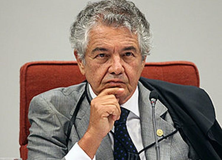 Estadão: Marco Aurélio encaminha à PGR pedido de prisão de Bolsonaro
