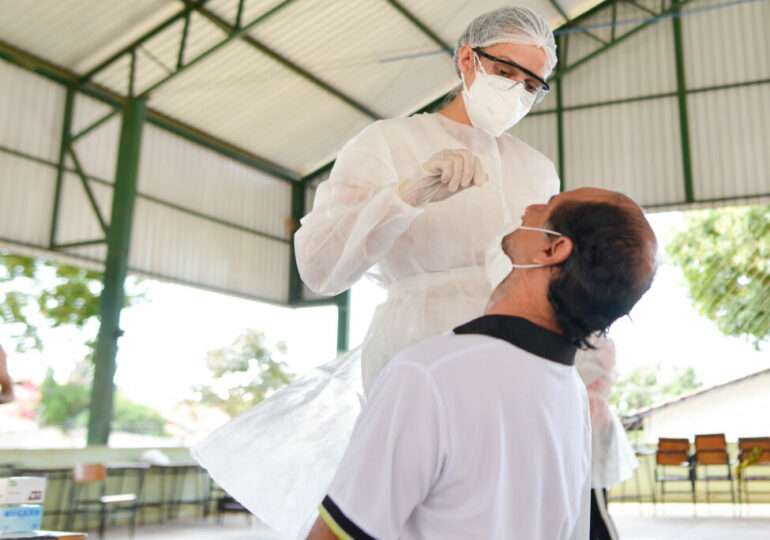 Saiba onde vacinar e fazer testagem durante o feriado prolongado da Padroeira de Goiânia