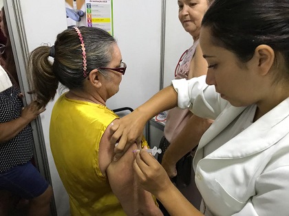 Coronavírus: OMS declara pandemia, Cuba anuncia vacina, Itália e Japão devem usar novo remédio
