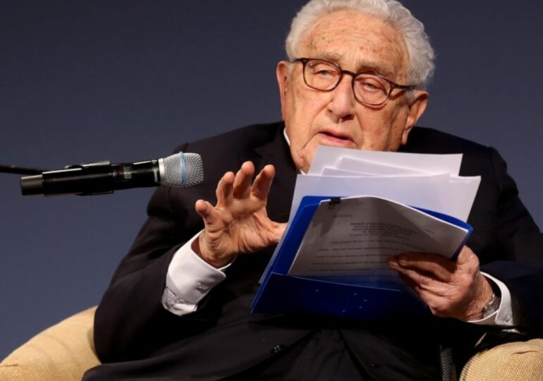 Kissinger "bate a real" para os EUA: Rússia deve anexar Donbass e Ucrânia ficar neutra