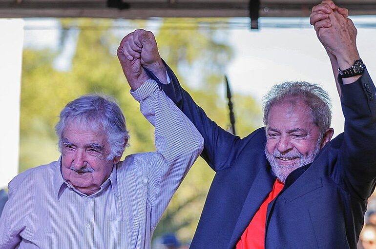 Mujica: "Democracia na América-Latina está envenenada"