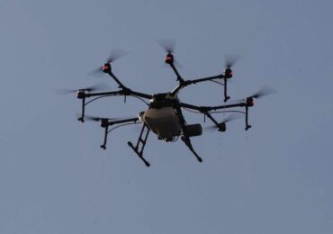 Trio atingido por drone de veneno em evento de Lula e Kalil pede R$ 121 mil de indenização