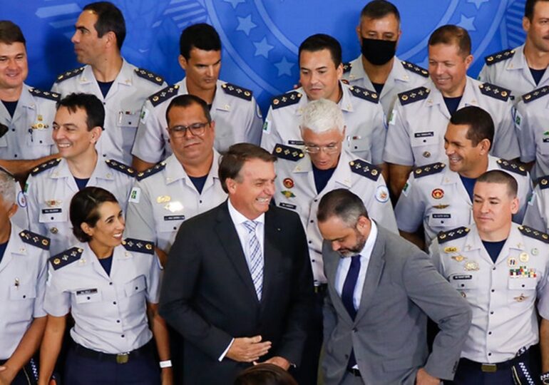 FSBP revela que eleições terão mais de 1.800 policiais candidatos, o PL de Bolsonaro tem 232 deles