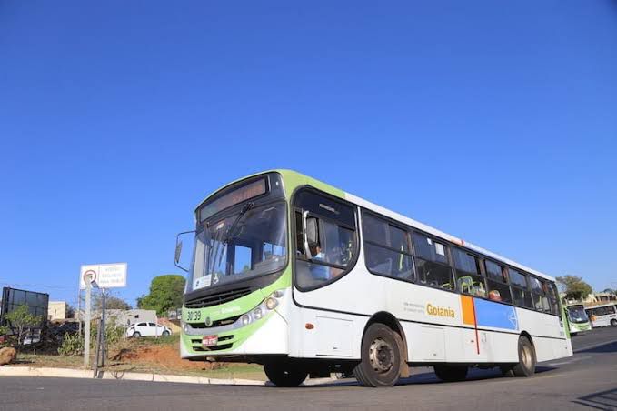 Rápido Araguaia abre 134 vagas para motoristas e administrativas