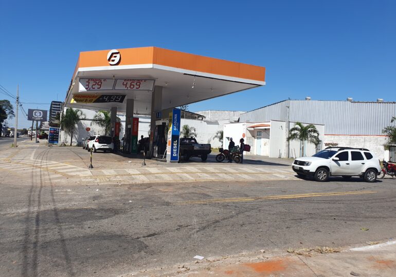 Gasolina varia de R$ 4,69 a R$ 5.54 em Goiânia e etanol de R$ 3,29 a R$ 3,97