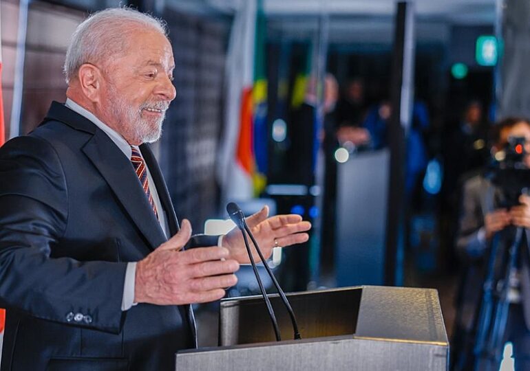 Lula se solidariza a Vini Jr. e manda recado para G-7: "Lugar de discutir guerra é na ONU"