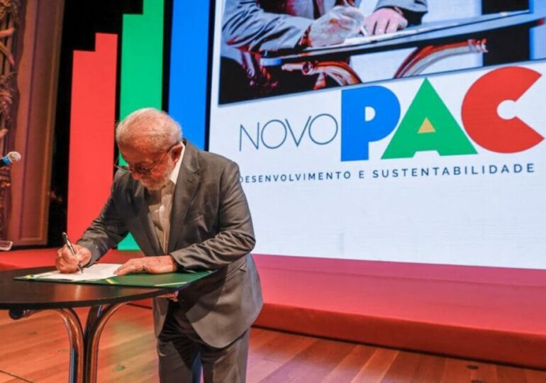 Lula lança PAC com R$ 1,7 trilhão para moradia, mobilidade urbana e energia