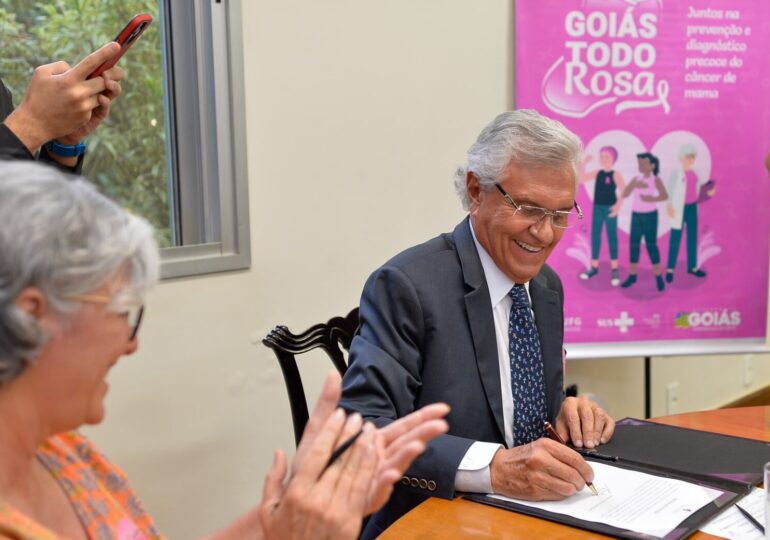 Caiado assina parceria com a UFG para realizar exame genético de câncer de mama
