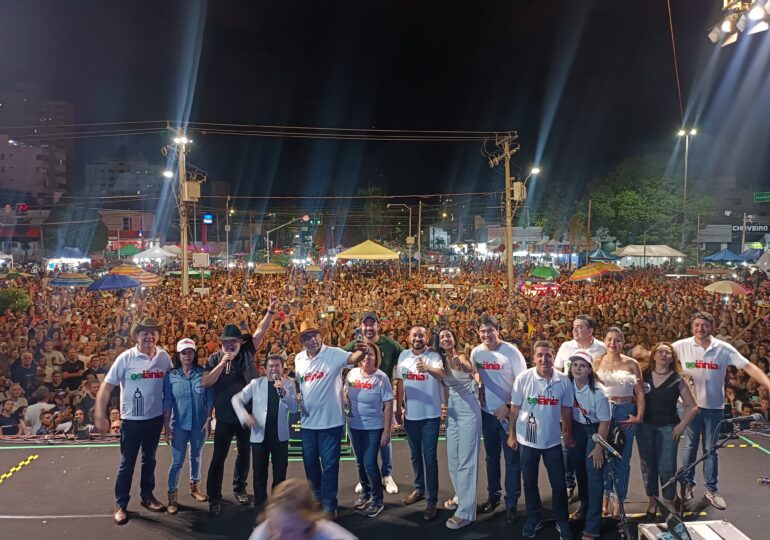 Rio Negro e Solimões animam mais de 10 mil pessoas na véspera do aniversário de Goiânia