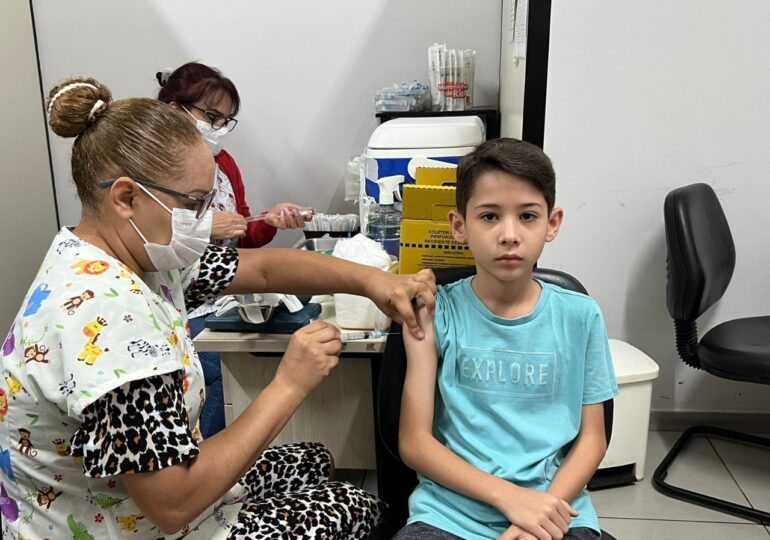 Goiânia terá 12 unidades de saúde funcionando neste sábado (25/11) para entrega de certificado de vacina