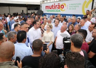 Ao lado de Gustavo Mendanha, prefeito Vilmar abre trabalhos do Mutirão no Setor Garavelo