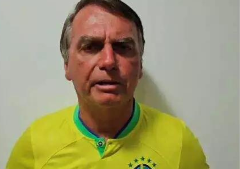 Bolsonaro vai para o tudo ou nada e convoca ato na Paulista dia 25/02