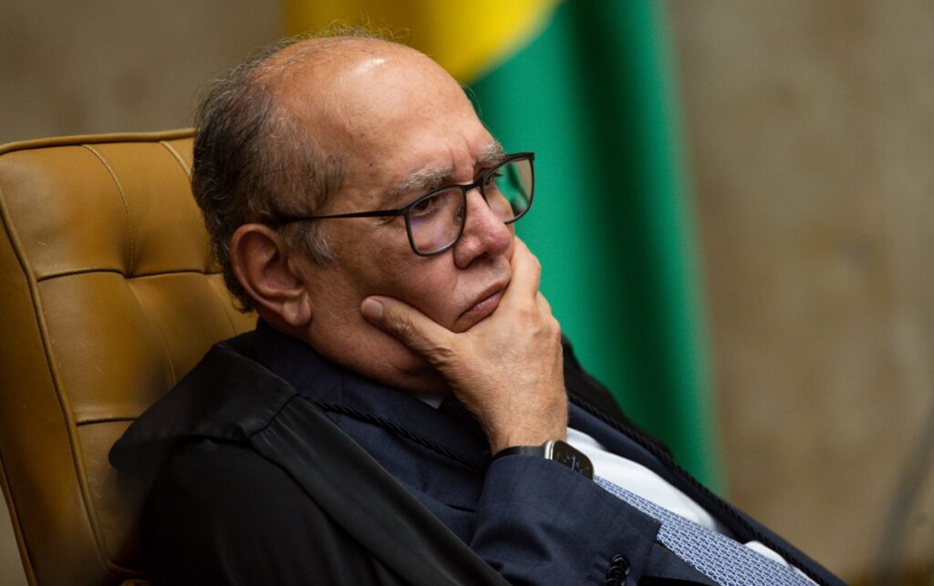 Gilmar Mendes diz que Bolsonaro ‘praticamente’ confessou ser autor material do golpe